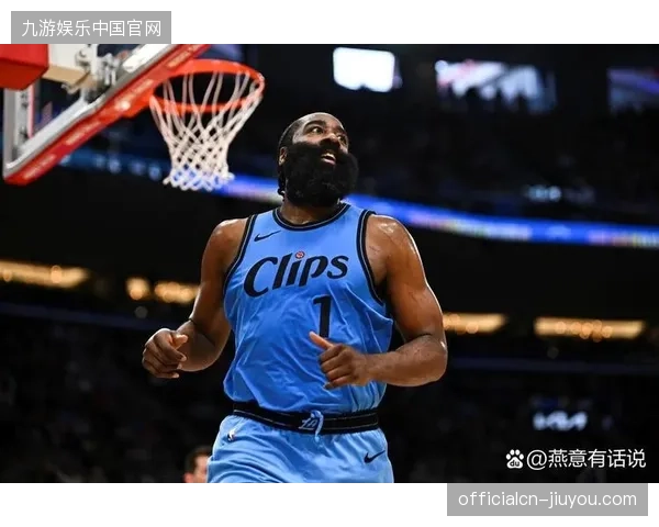 哈登在快船成功转型为组织后卫，其场均助攻数据再次证明了他的传球视野
